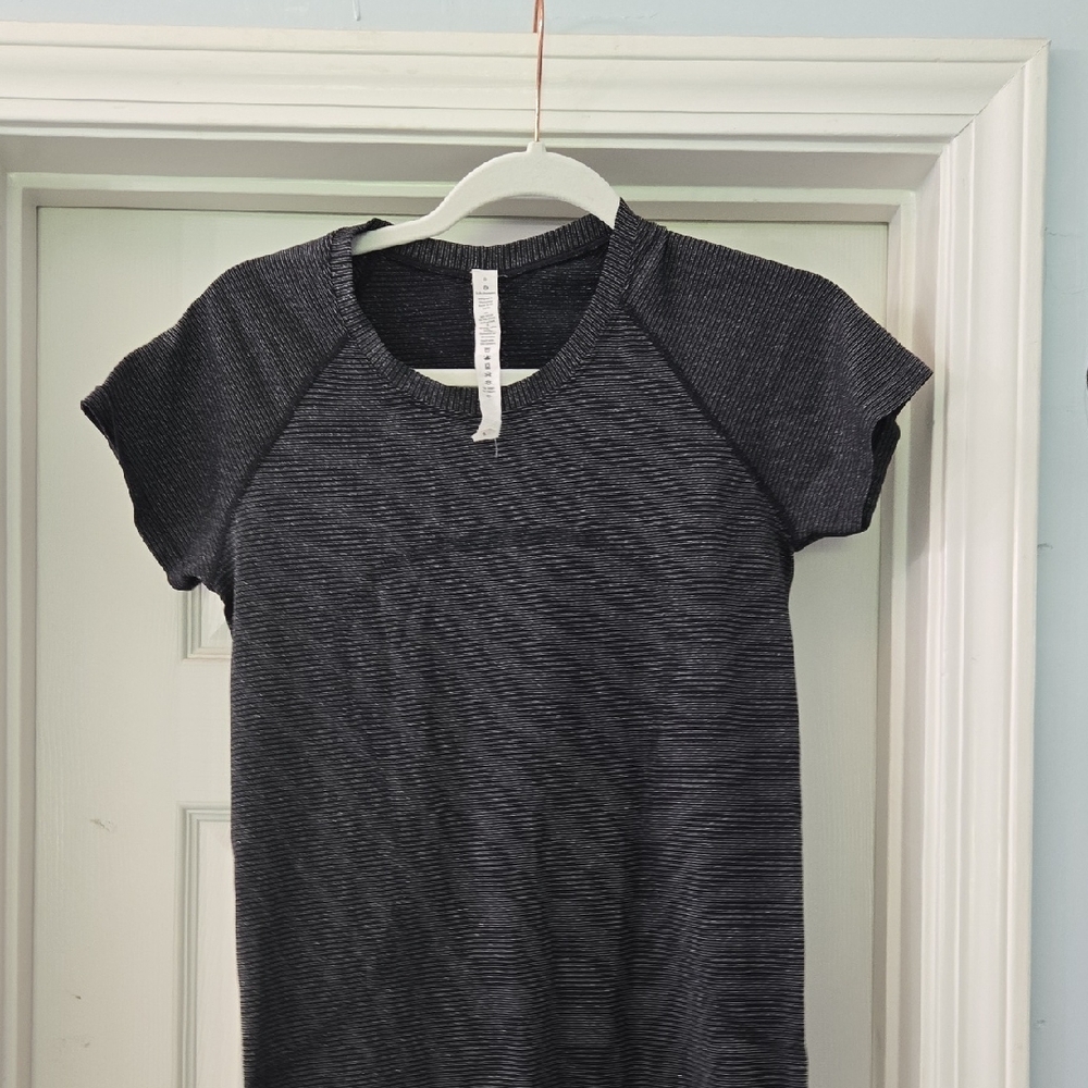 Lululemon Athletica Black Short Sleeve Tee